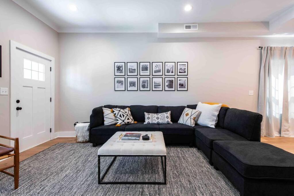 Newly Renovated 3 Bedroom Shelby Park Home **Free Parking** Луисвил Екстериор снимка