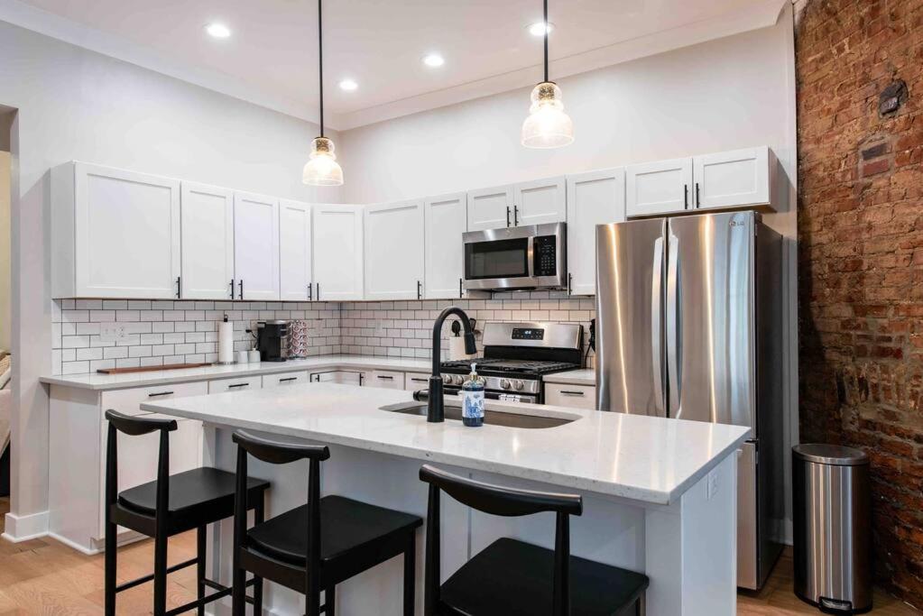 Newly Renovated 3 Bedroom Shelby Park Home **Free Parking** Луисвил Екстериор снимка